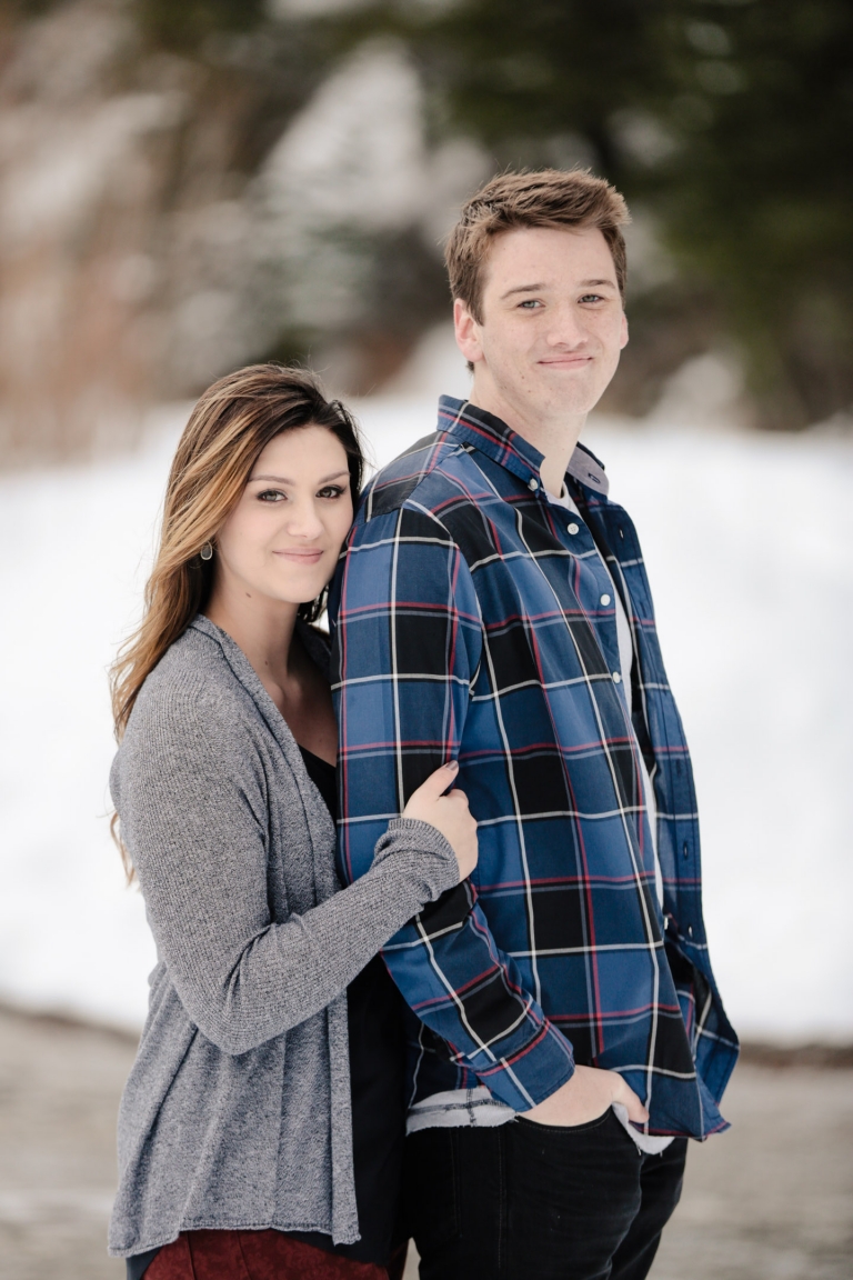 EK-Studios-Utah-Wedding-Photographers-winter-Engagements-in-the-mountains-utah028-Blog(pp_w768_h1152)