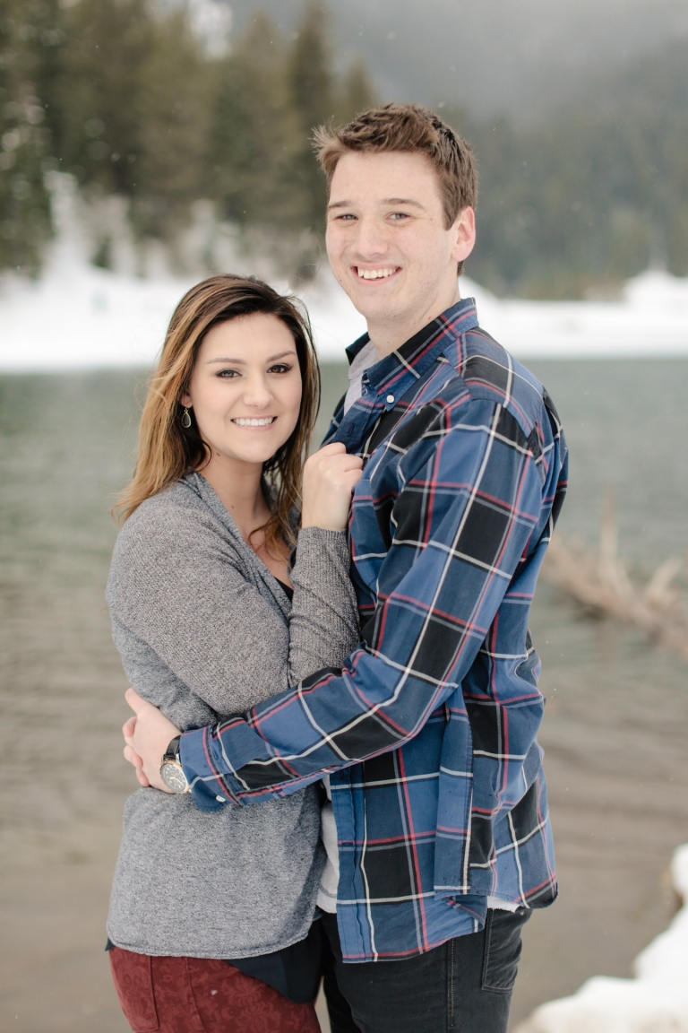 EK-Studios-Utah-Wedding-Photographers-winter-Engagements-in-the-mountains-utah030-Blog(pp_w768_h1152)
