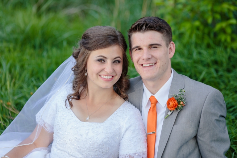 Timpanogos-temple-bridals-Utah-Wedding-Photographers-EK-Studios-Photo-Video-007(pp_w768_h512)
