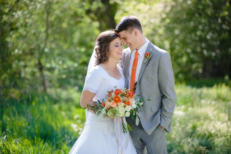 Timpanogos-temple-bridals-Utah-Wedding-Photographers-EK-Studios-Photo-Video-008(pp_w768_h512)