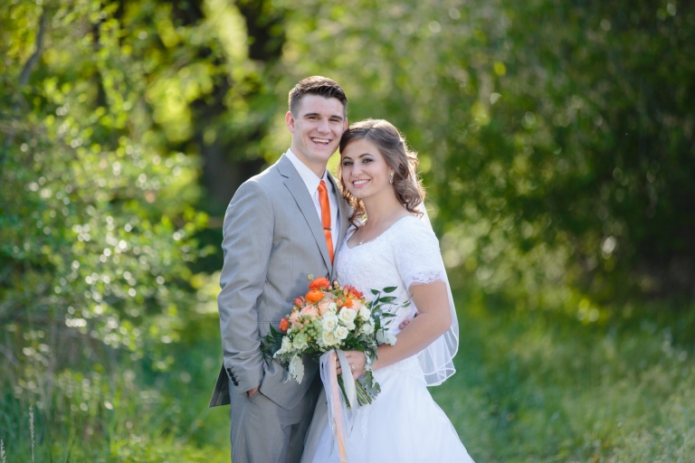 Timpanogos-temple-bridals-Utah-Wedding-Photographers-EK-Studios-Photo-Video-013(pp_w768_h512)