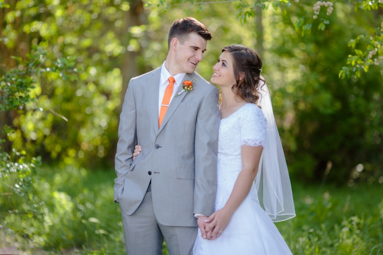 Timpanogos-temple-bridals-Utah-Wedding-Photographers-EK-Studios-Photo-Video-014(pp_w768_h512)