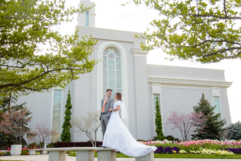Timpanogos-temple-bridals-Utah-Wedding-Photographers-EK-Studios-Photo-Video-018(pp_w768_h512)