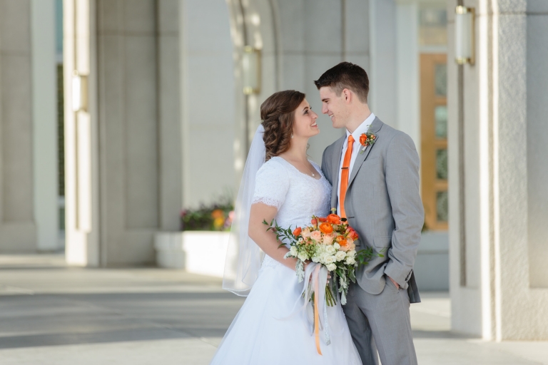 Timpanogos-temple-bridals-Utah-Wedding-Photographers-EK-Studios-Photo-Video-026(pp_w768_h512)