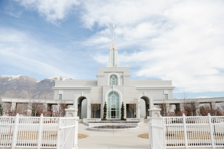 EK-Studios-Utah-Wedding-Photographers-Timpanogos-Temple-wedding-recpeion-historic-southworth-hall002-Blog(pp_w768_h512)