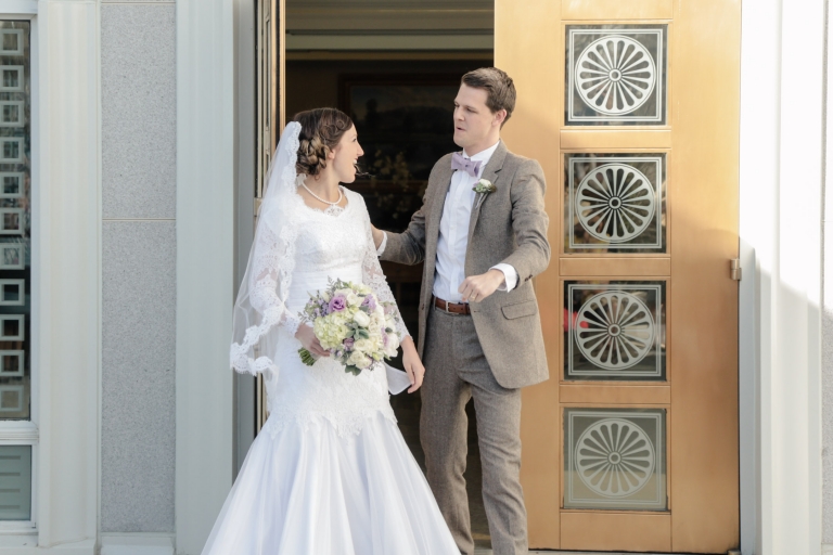 EK-Studios-Utah-Wedding-Photographers-Timpanogos-Temple-wedding-recpeion-historic-southworth-hall005-Blog(pp_w768_h512)