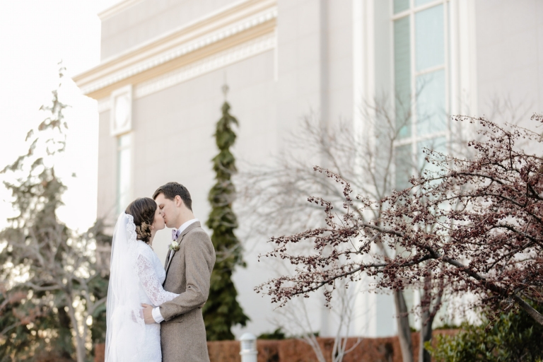 EK-Studios-Utah-Wedding-Photographers-Timpanogos-Temple-wedding-recpeion-historic-southworth-hall016-Blog(pp_w768_h512)