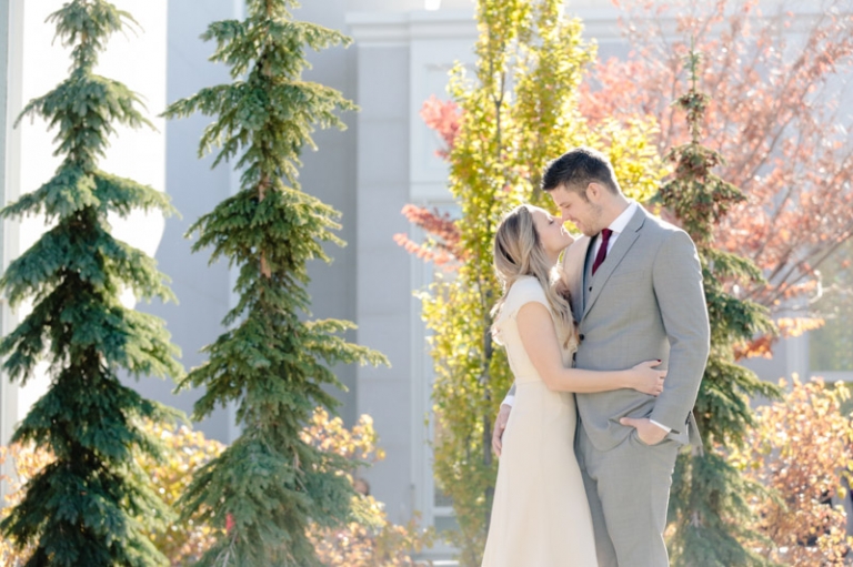 EK-Studios-Utah-Wedding-Photographers-Timpanogos-Temple-Wedding-in-reception-in-parade-of-homes015-Blog(pp_w768_h511)