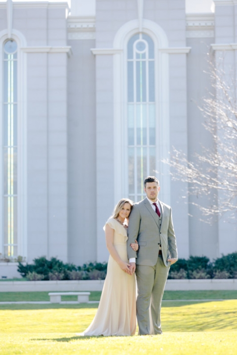 EK-Studios-Utah-Wedding-Photographers-Timpanogos-Temple-Wedding-in-reception-in-parade-of-homes021-Blog(pp_w480_h720)
