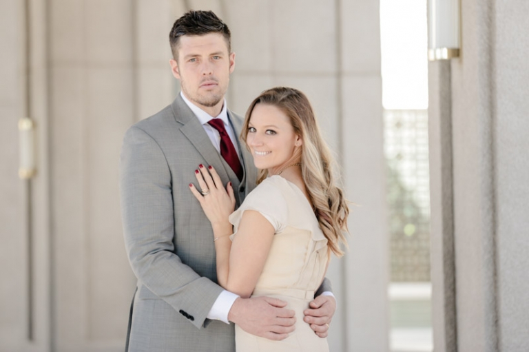 EK-Studios-Utah-Wedding-Photographers-Timpanogos-Temple-Wedding-in-reception-in-parade-of-homes027-Blog(pp_w768_h511)