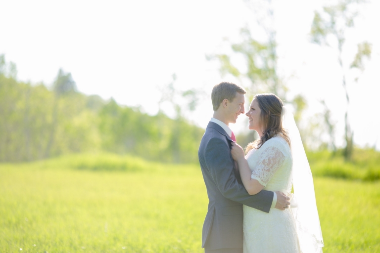 EK-Studios-Utah-Wedding-Photographers-Bridals-in-the-mountians-Utah028-Blog(pp_w768_h512)