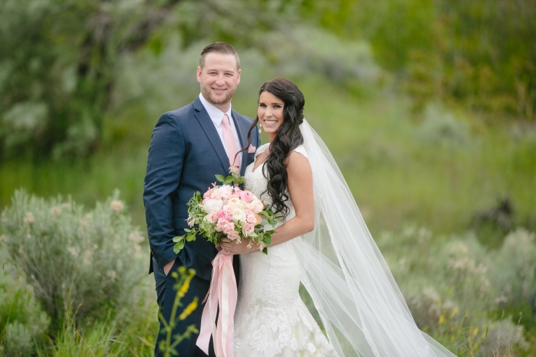 EK-Studios-Utah-Wedding-Photographers-Nature-Bridals-overlooking-the-city005-Blog(pp_w768_h512)