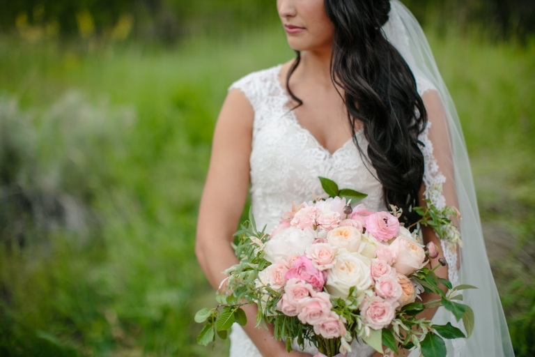 EK-Studios-Utah-Wedding-Photographers-Nature-Bridals-overlooking-the-city006-Blog(pp_w768_h512)