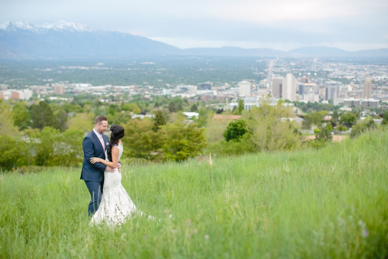 EK-Studios-Utah-Wedding-Photographers-Nature-Bridals-overlooking-the-city024-Blog(pp_w768_h512)