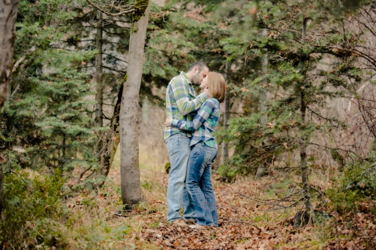 EK-Studios-Utah-Wedding-Photographers-Photos-in-the-pines014-Blog(pp_w768_h511)