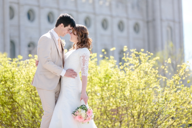 EK-Studios-Utah-Wedding-Photographers-SLC-temple-spring-blossoms-Sleepy-ridge-wedding-reception011-Blog(pp_w768_h512)