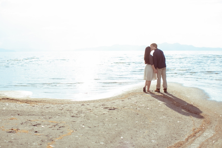 EK-Studios-Utah-Wedding-Photographers-Engagements-great-salt-lake-beach017-Blog(pp_w768_h512)
