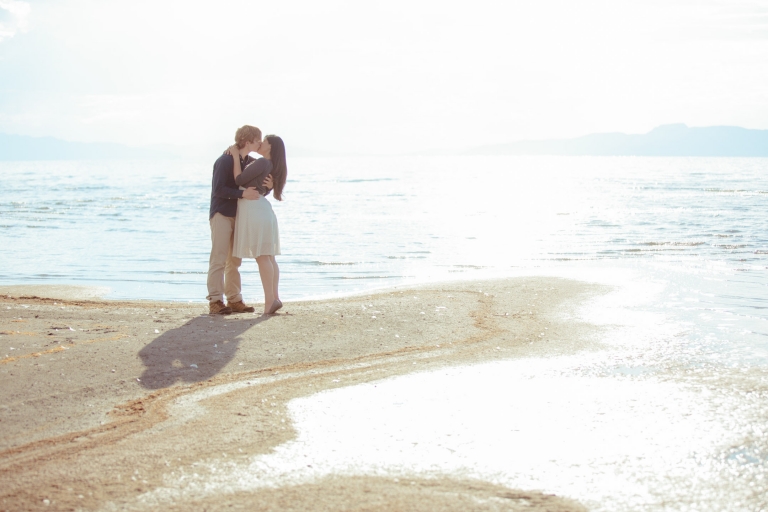 EK-Studios-Utah-Wedding-Photographers-Engagements-great-salt-lake-beach024-Blog(pp_w768_h512)