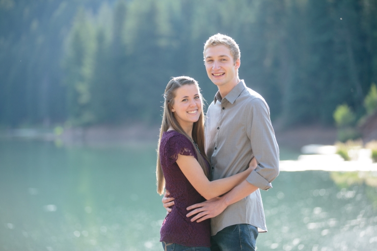 EK-Studios-Utah-Wedding-Photographers-mountain-lake-Engagements011-Blog(pp_w768_h512)
