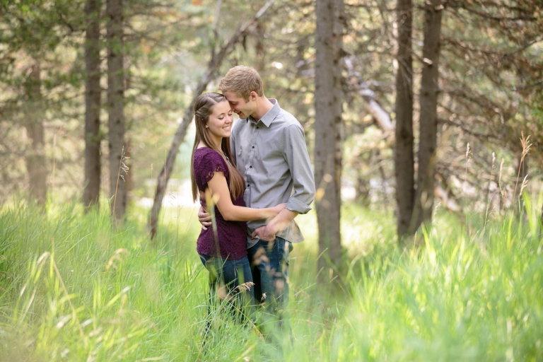EK-Studios-Utah-Wedding-Photographers-mountain-lake-Engagements012-Blog(pp_w768_h512)