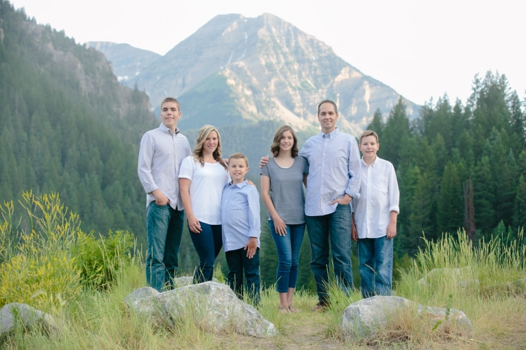 EK-Studios-Utah-Wedding-Photographers-Family-Photos-mountians007-Blog(pp_w768_h512)