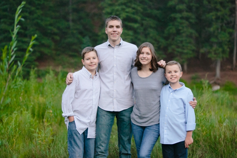EK-Studios-Utah-Wedding-Photographers-Family-Photos-mountians011-Blog(pp_w768_h512)