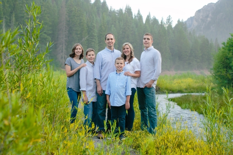 EK-Studios-Utah-Wedding-Photographers-Family-Photos-mountians015-Blog(pp_w768_h512)