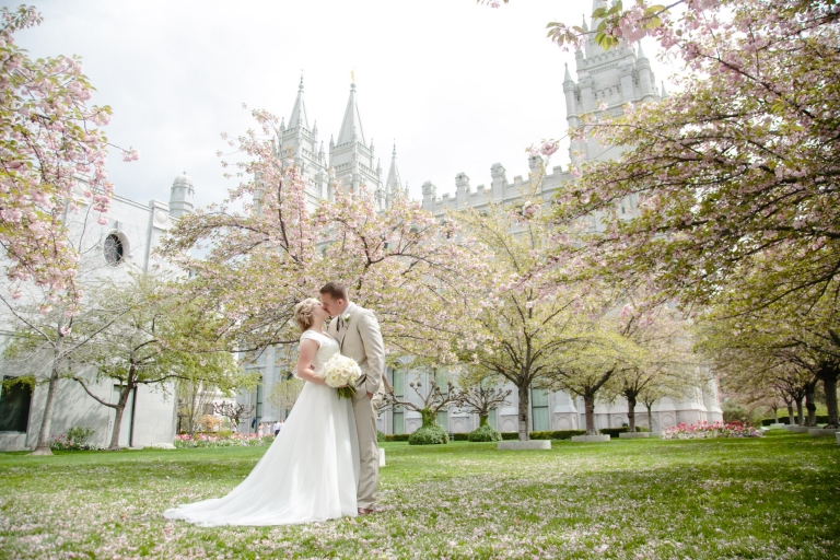 EK-Studios-Utah-Wedding-Photographers-SLC-Temple-wedding-Joseph-Smith-Memorial-Building-reception019-Blog(pp_w768_h512)