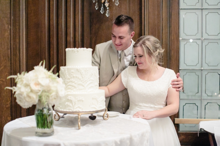 EK-Studios-Utah-Wedding-Photographers-SLC-Temple-wedding-Joseph-Smith-Memorial-Building-reception049-Blog(pp_w768_h512)