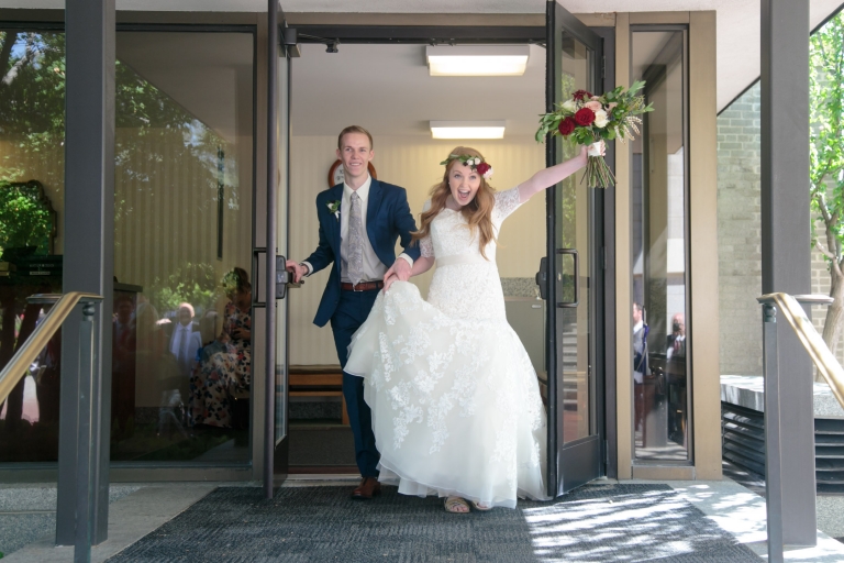 EK-Studios-Utah-Wedding-Photographers-Wedding-photography-utah-SLC-temple005-Blog(pp_w768_h512)