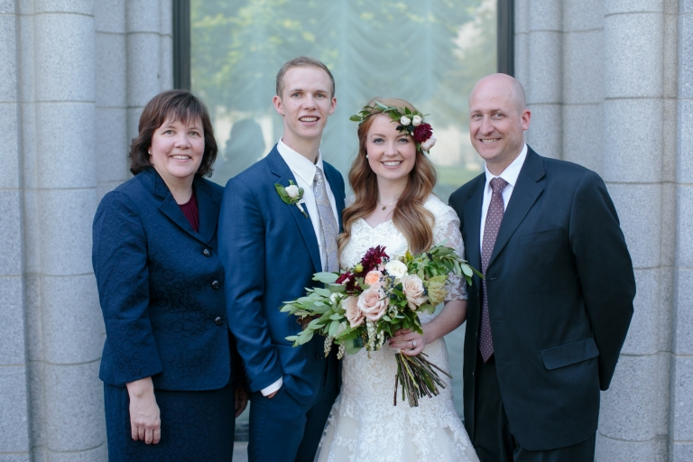 EK-Studios-Utah-Wedding-Photographers-Wedding-photography-utah-SLC-temple011-Blog(pp_w768_h512)