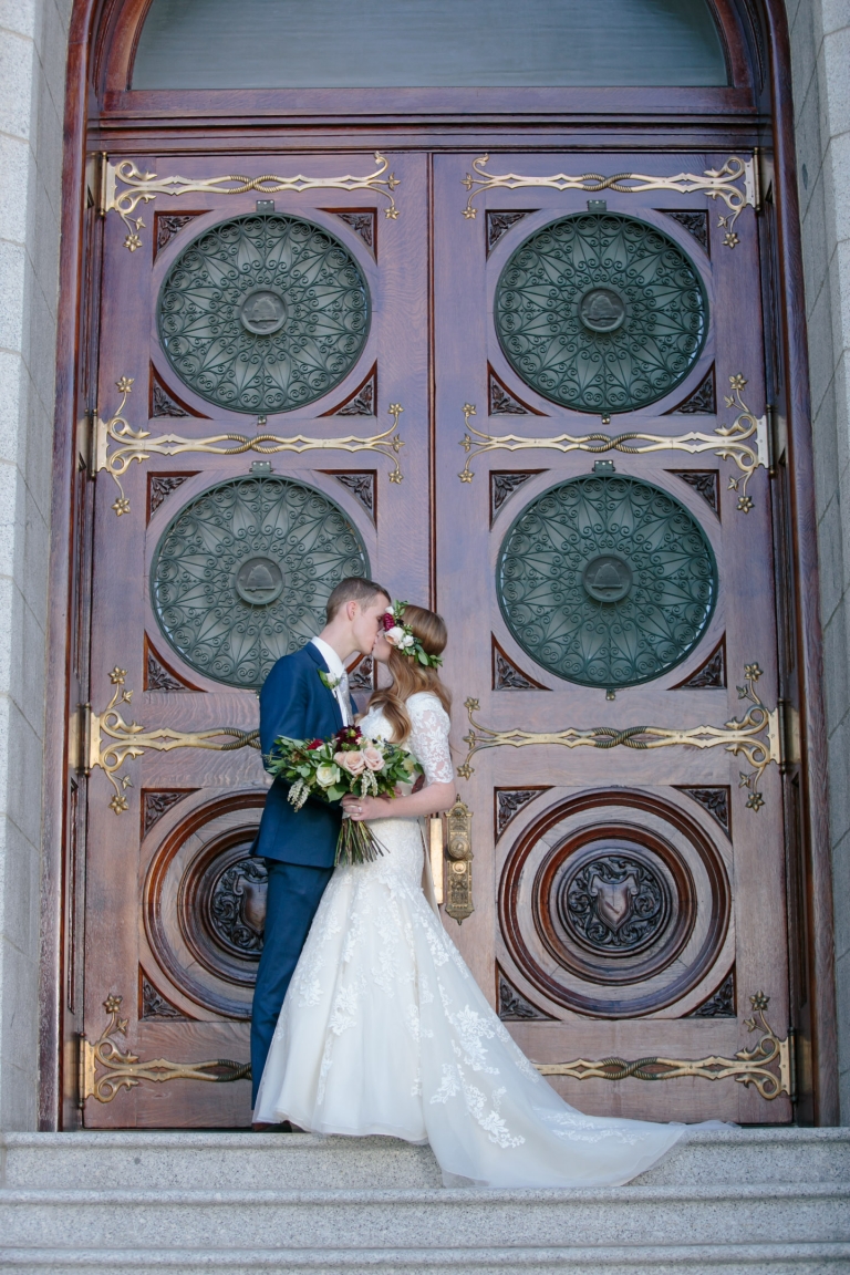 EK-Studios-Utah-Wedding-Photographers-Wedding-photography-utah-SLC-temple017-Blog(pp_w768_h1152)