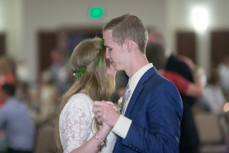EK-Studios-Utah-Wedding-Photographers-Wedding-photography-utah-SLC-temple042-Blog(pp_w768_h512)