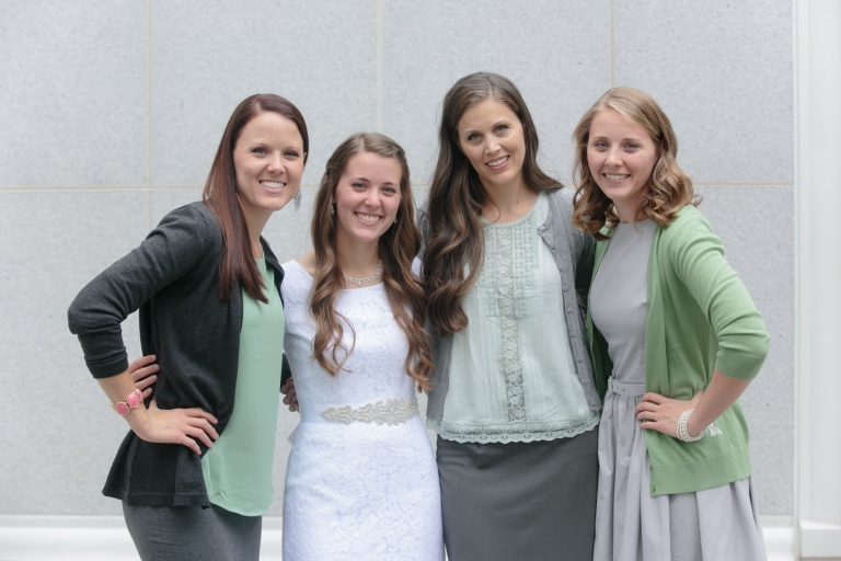 EK-Studios-Utah-Wedding-Photographers-Timpanogos-Temple-wedding-unique-outdoor-reception-008-Blog1(pp_w768_h512)