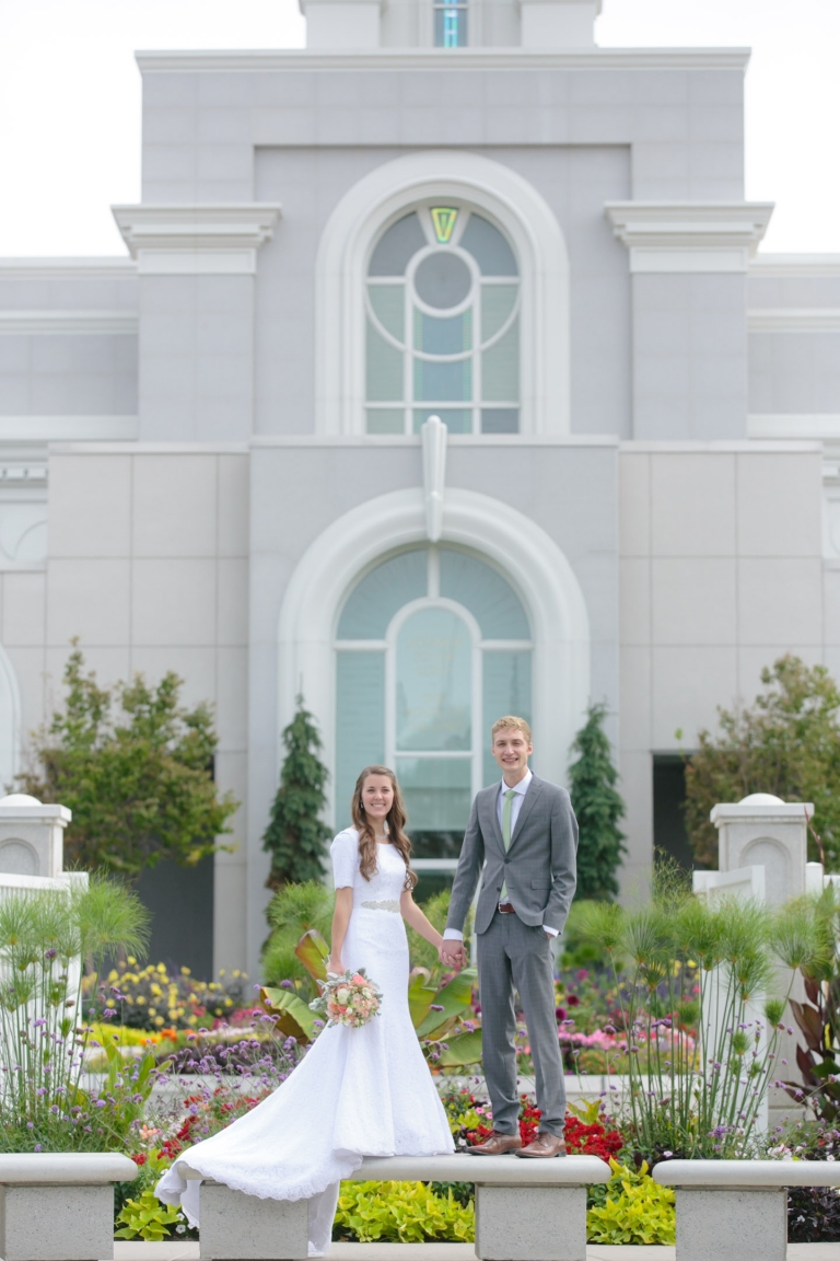 EK-Studios-Utah-Wedding-Photographers-Timpanogos-Temple-wedding-unique-outdoor-reception-010-Blog1(pp_w768_h1152)
