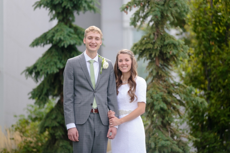 EK-Studios-Utah-Wedding-Photographers-Timpanogos-Temple-wedding-unique-outdoor-reception-017-Blog1(pp_w768_h512)