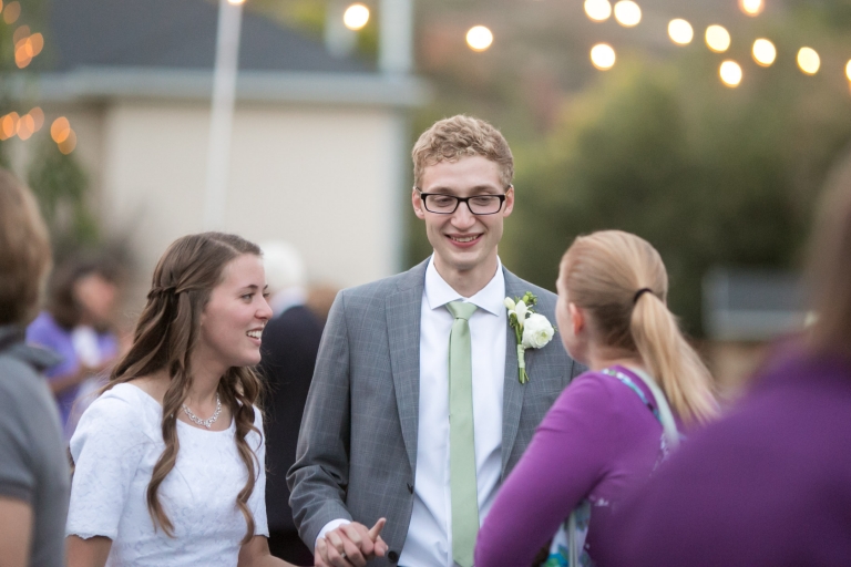 EK-Studios-Utah-Wedding-Photographers-Timpanogos-Temple-wedding-unique-outdoor-reception-037-Blog1(pp_w768_h512)
