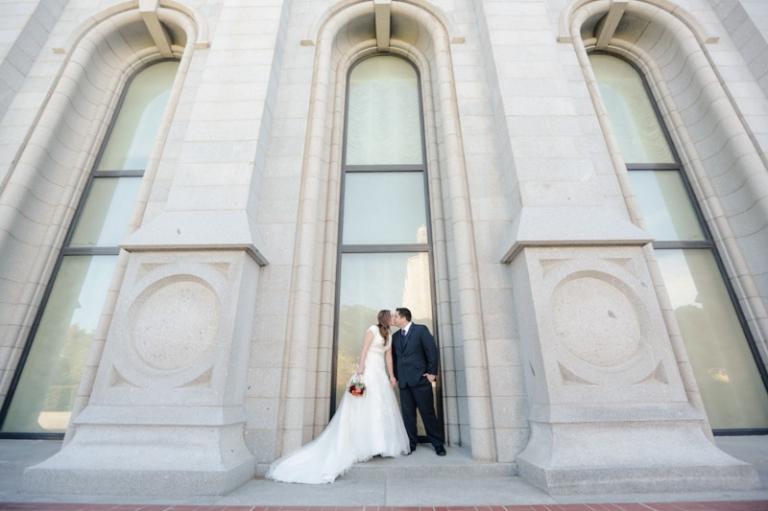 EK-Studios-Utah-Wedding-Photographers-Log-Haven-Wedding-Reception011-Blog(pp_w768_h511)