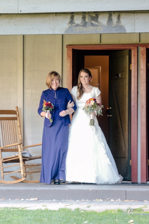 EK-Studios-Utah-Wedding-Photographers-Log-Haven-Wedding-Reception030-Blog(pp_w480_h720)