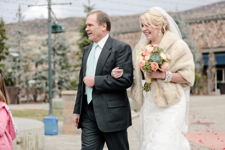 EK-Studios-Utah-Wedding-Photographers-Timpanogos-Temple-wedding-reception-La-Jolla-Groves030-Blog(pp_w768_h512)
