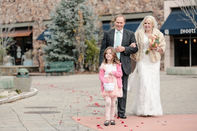 EK-Studios-Utah-Wedding-Photographers-Timpanogos-Temple-wedding-reception-La-Jolla-Groves031-Blog(pp_w768_h512)