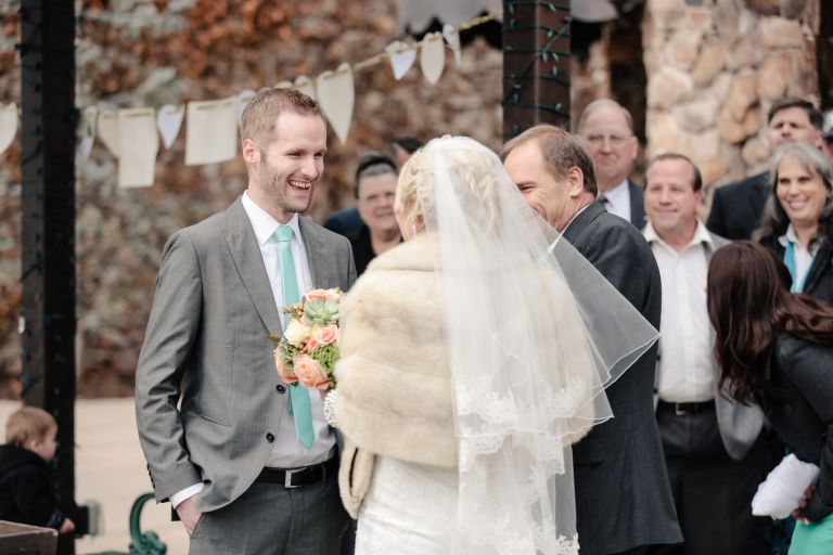 EK-Studios-Utah-Wedding-Photographers-Timpanogos-Temple-wedding-reception-La-Jolla-Groves032-Blog(pp_w768_h512)