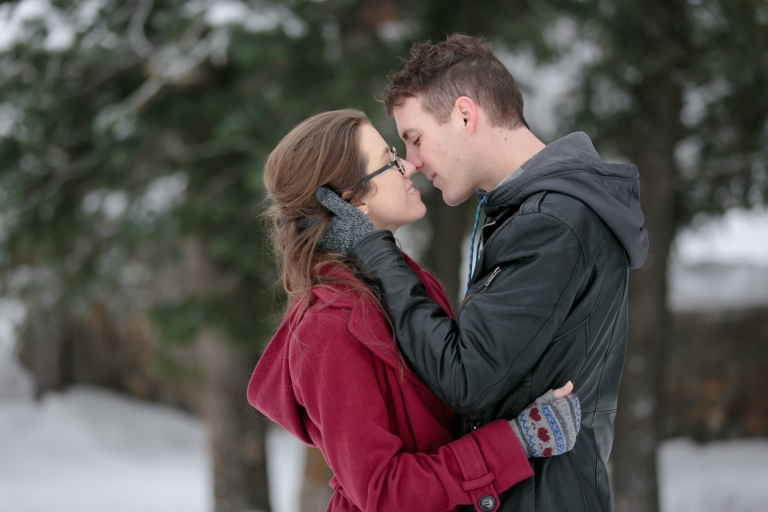 EK-Studios-Utah-Wedding-Photographers-Winter-engaements-in-the-mountains-utah006-Blog(pp_w768_h512)