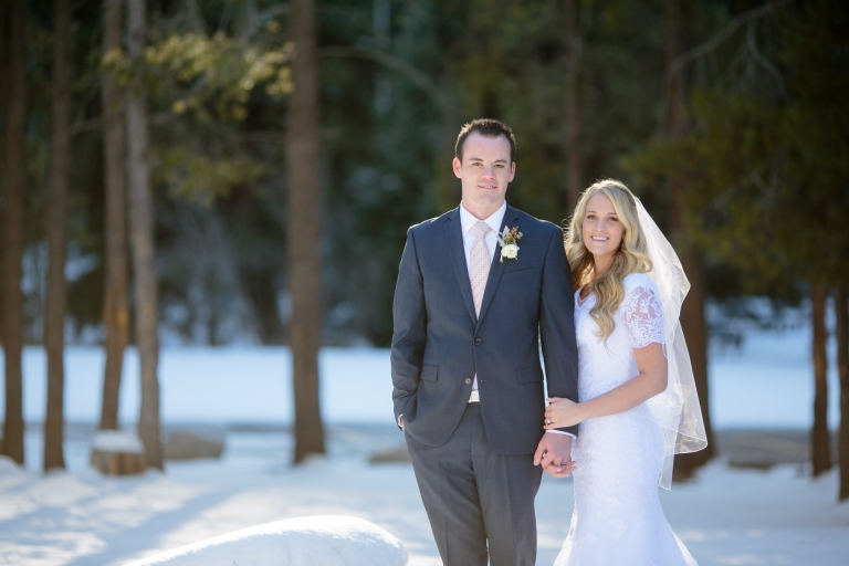 EK-Studios-Utah-Wedding-Photographers-Winter-Mountian-Bridals-Utah-Photography004-Blog(pp_w768_h512)