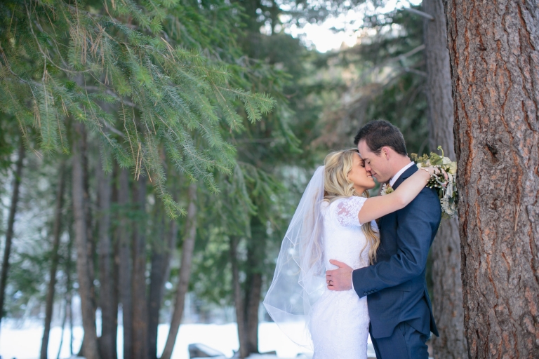 EK-Studios-Utah-Wedding-Photographers-Winter-Mountian-Bridals-Utah-Photography009-Blog(pp_w768_h512)