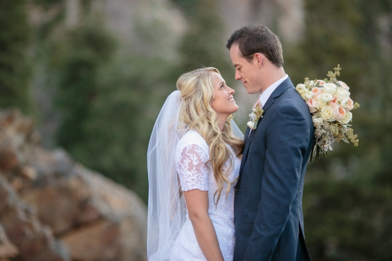 EK-Studios-Utah-Wedding-Photographers-Winter-Mountian-Bridals-Utah-Photography027-Blog(pp_w768_h512)