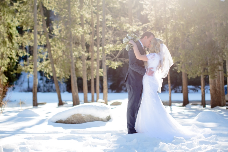 EK-Studios-Utah-Wedding-Photographers-Winter-Mountian-Bridals-Utah-Photography033-Blog(pp_w768_h512)