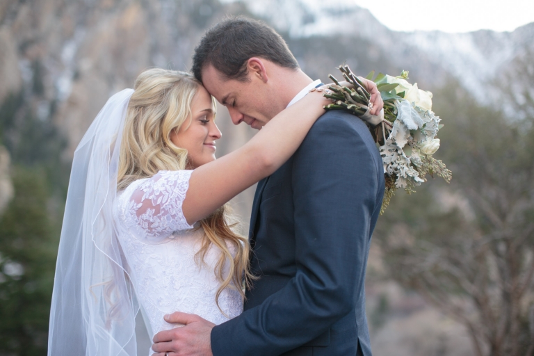 EK-Studios-Utah-Wedding-Photographers-Winter-Mountian-Bridals-Utah-Photography036-Blog(pp_w768_h512)