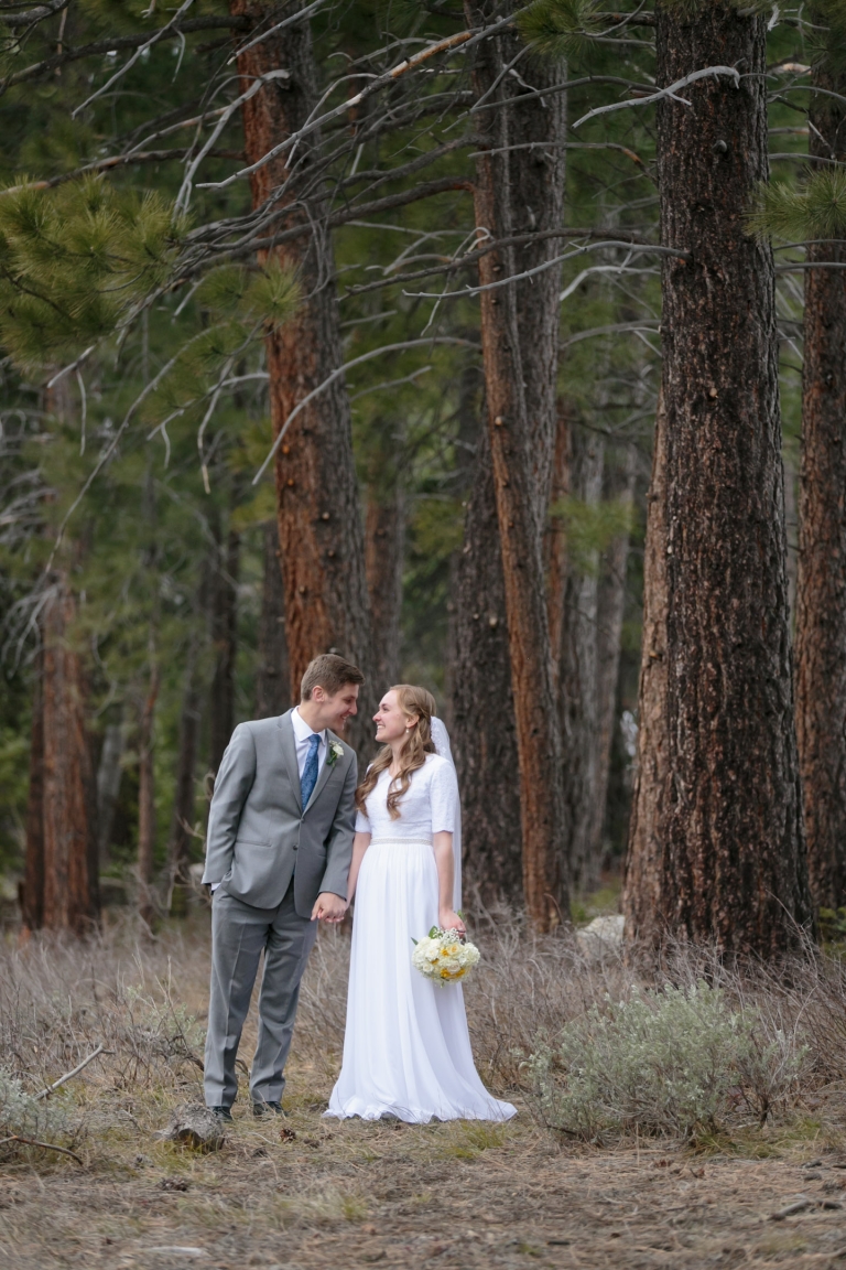 EK-Studios-Utah-Wedding-Photographers-Bridals-in-the-woods-pines010-Blog(pp_w768_h1152)
