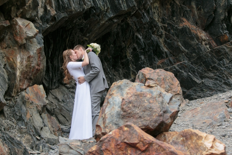 EK-Studios-Utah-Wedding-Photographers-Bridals-in-the-woods-pines024-Blog(pp_w768_h512)